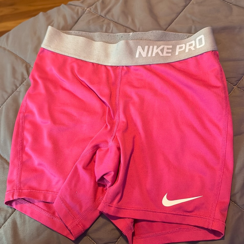 hot pink girls nike pro shorts